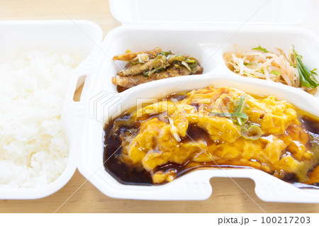 美味しい中華料理、かに玉弁当 100217203
