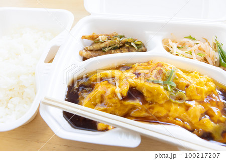 美味しい中華料理、かに玉弁当 100217207