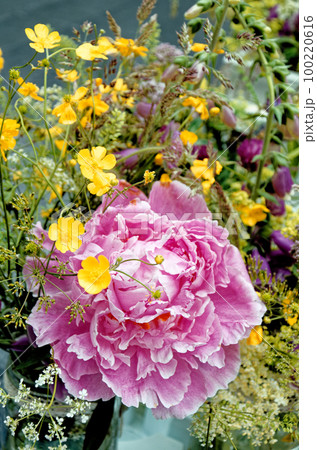 Flowers for sale - Flower market Flowers for sale - Flower market 100220616