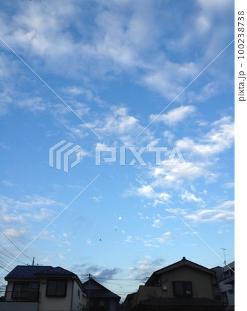 奥行きのある空 100238738
