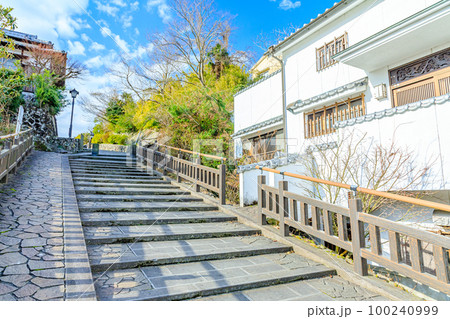 冬の杵築城下町　塩屋の坂　大分県杵築市 100240999