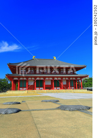 【奈良県】晴天の興福寺(中金堂) 【奈良県】晴天の興福寺(中金堂) 100242502