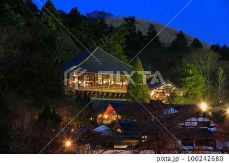 【奈良県】東大寺二月堂の修二会（お水取り） 100242680