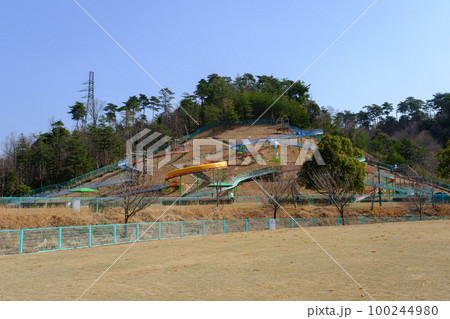 福井県敦賀市運動公園の滑り台 福井県敦賀市運動公園の滑り台 100244980