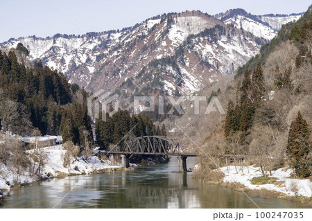 只見線の風景 第四只見川橋梁 福島県金山町 只見線の風景 第四只見川橋梁 福島県金山町 100247035