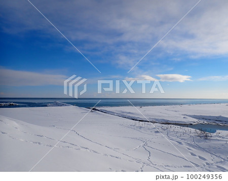 紋別の冬 100249356