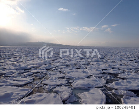 紋別の冬 100249401