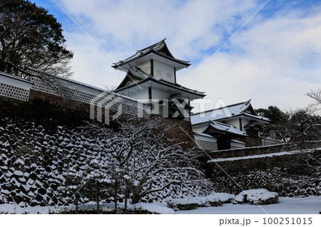 【石川県】金沢城の雪景色 100251015