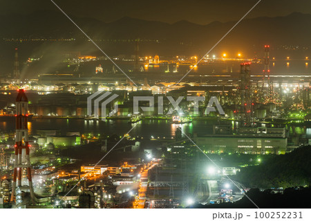 《岡山県》水島コンビナート・工場夜景_鷲羽山スカイラインより撮影 100252231