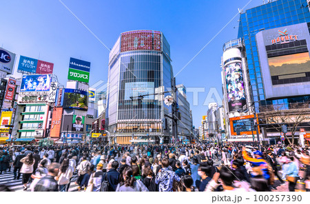 日本の東京都市景観 3.11…。渋谷は脅威の人流。なるか呪縛解放…マスク着用は個人判断13日＝11日 100257390