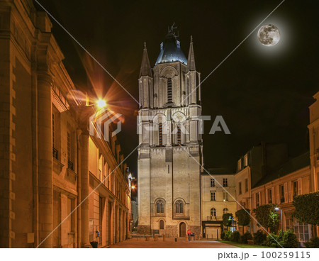 Saint-Maurice Cathedral at night (with the moon), Angers in France Saint-Maurice Cathedral at night (with the moon), Angers in France 100259115