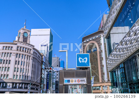 日本の東京都市景観 3.11、午後2時46分までもう少し…東日本大震災から12年。銀座で黙祷=11日 日本の東京都市景観 3.11、午後2時46分までもう少し…東日本大震災から12年。銀座で黙祷=11日 100266139