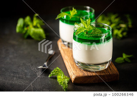 Panna Cotta with mint sauce Panna Cotta with mint sauce 100266346