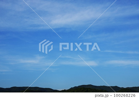 午後の夏空に浮かぶ雲と山・210721PM 午後の夏空に浮かぶ雲と山・210721PM 100268226