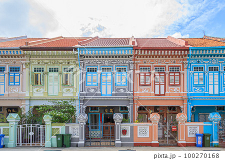 【シンガポール】カラフルなカトン地区 100270168