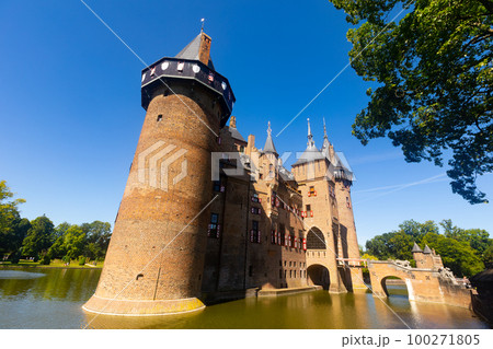 Summer landscape with a view of the ancient Castle De Haar Summer landscape with a view of the ancient Castle De Haar 100271805