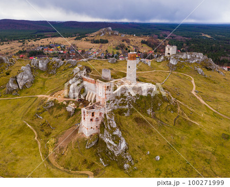 Ruined Olsztyn Castle, Poland Ruined Olsztyn Castle, Poland 100271999