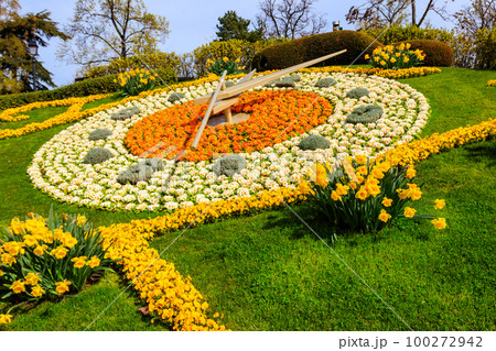 Beautiful flower clock in Geneva, Switzerland Beautiful flower clock in Geneva, Switzerland 100272942