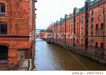 Warehouse district Speicherstadt in Hamburg, Germany 100273011