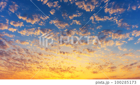 Majestic evening northern sky Majestic evening northern sky 100285173