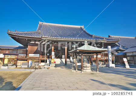 【鶏足山 宝幢院 金倉寺】 (四国霊場第76番札所) 香川県善通寺市金蔵寺町 100285743