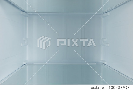 Shelf of empty modern refrigerator, closeup view 100288933