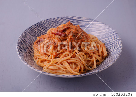 ツナとトマトのパスタ 100293208