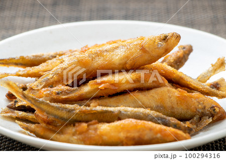 ワカサギの唐揚げ。 100294316