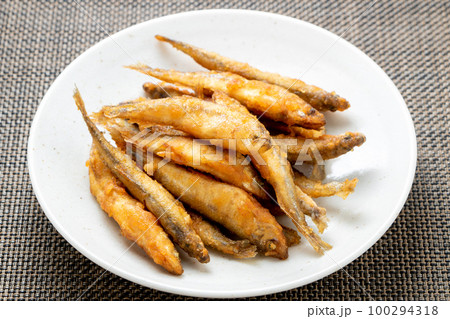 ワカサギの唐揚げ。 ワカサギの唐揚げ。 100294318