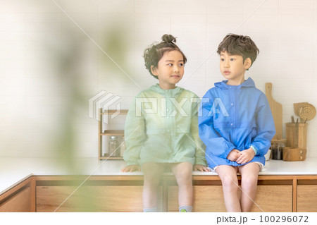 子供 会話 対話 100296072