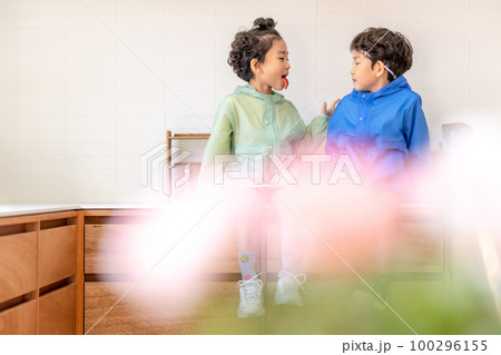 子供 会話 対話 100296155