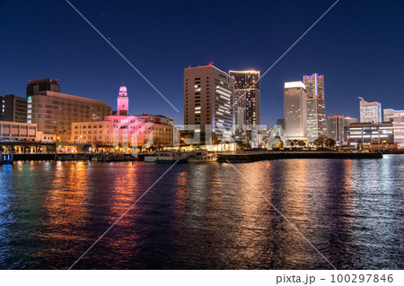 《神奈川県》横浜港町の夜景・象の鼻パーク 100297846