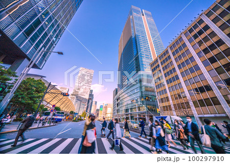 日本の東京都市景観 本日開業の東京ミッドタウン八重洲＝3月10日 100297910