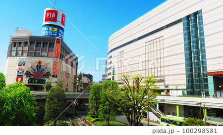 埼玉県川口市の川口駅東口方面の都市風景 埼玉県川口市の川口駅東口方面の都市風景 100298581