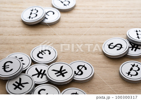 資産　お金　コイン 100300317