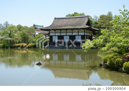 平安神宮　栖鳳池と尚美館　京都市左京区 100300904