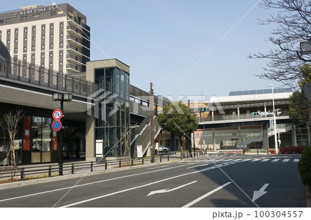 再開発された多治見駅南の大通り 100304557