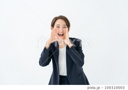 ビジネス　女性　応援　声援 100310003