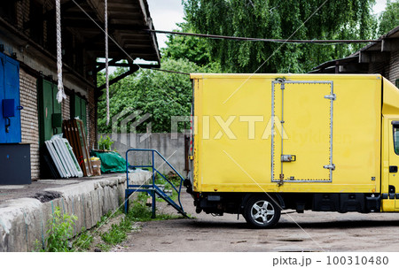 yellow micro van. 100310480