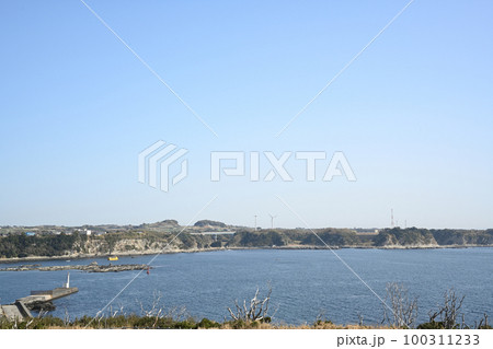 神奈川県三浦市 城ヶ島公園からの眺め 100311233