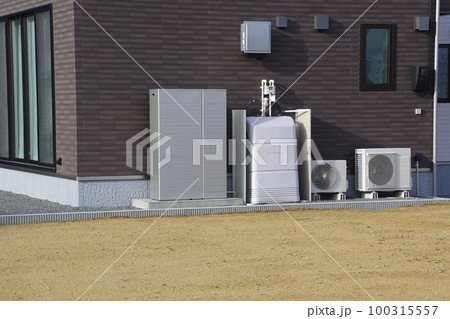 家庭用燃料電池設備　家庭用発電設備の様子 100315557
