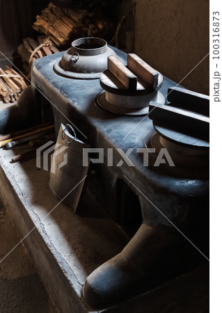 古民家のかまど 100316873