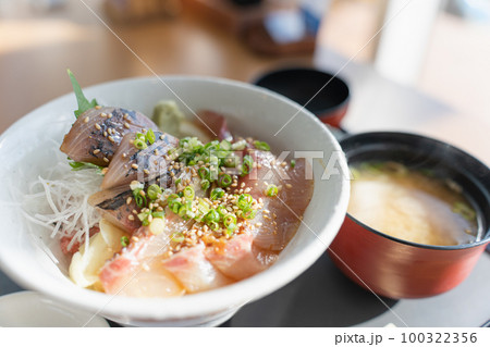 ザ・フィッシュの海鮮丼 ザ・フィッシュの海鮮丼 100322356