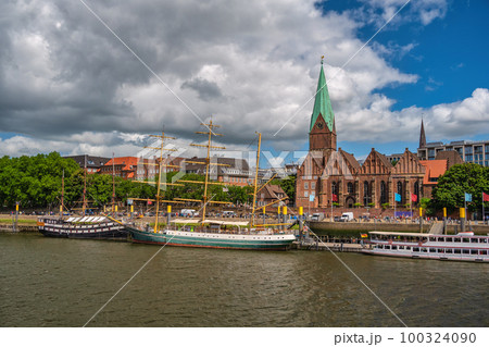 Bremen Germany, city skyline at Weser River with Martinianleger Pier 100324090