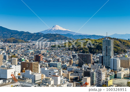 静岡市の街並みと富士山を眺める眺望 100326951