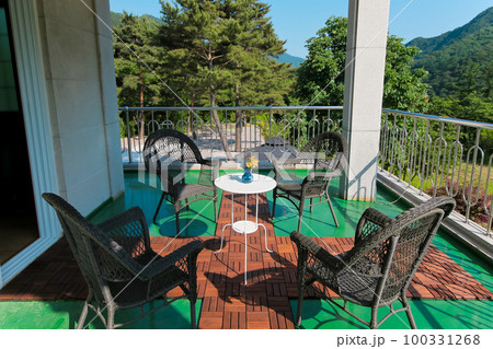 A terrace where you can drink coffee leisurely A terrace where you can drink coffee leisurely 100331268