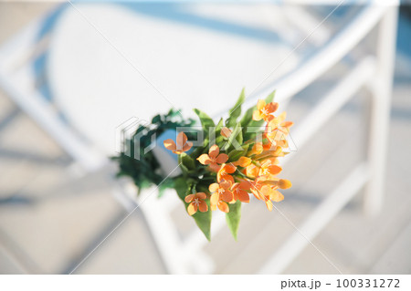 Outdoor wedding chairs decorated emotionally with 100331272