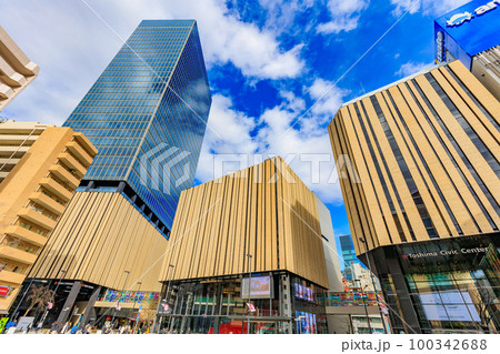 東京　豊島区東池袋の都市風景　ハレザ池袋 100342688