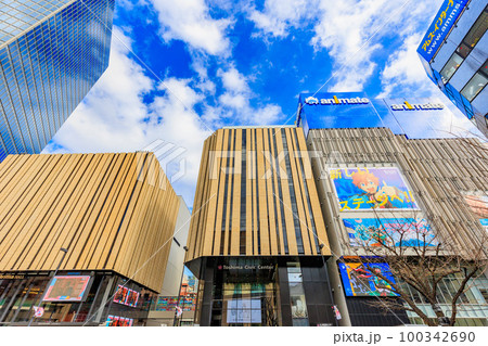 東京　豊島区東池袋の都市風景　アニメイト池袋本店 100342690