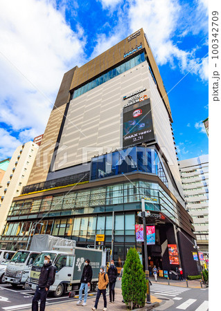 東京 豊島区東池袋 サンシャイン通りの都市風景 グランドスケープ池袋 東京 豊島区東池袋 サンシャイン通りの都市風景 グランドスケープ池袋 100342709